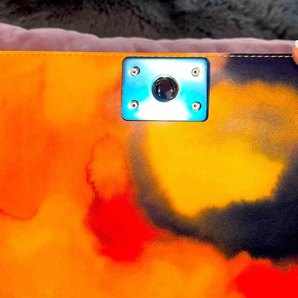 CHANEL flap boy bag in Ecru multi colored lambskin. Price is NON-NEGOTIABLE!! - Picture 9 of 17